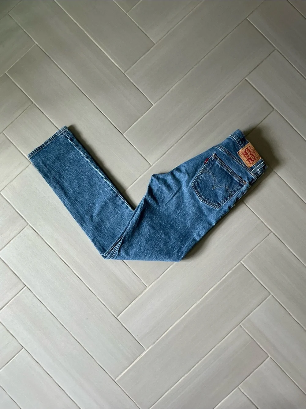 Levi's Women 501 Straight Leg Jeans - Medium Blue